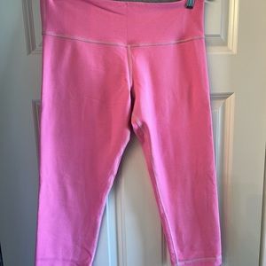 Lululemon cropped wunder under leggings.  Size 8